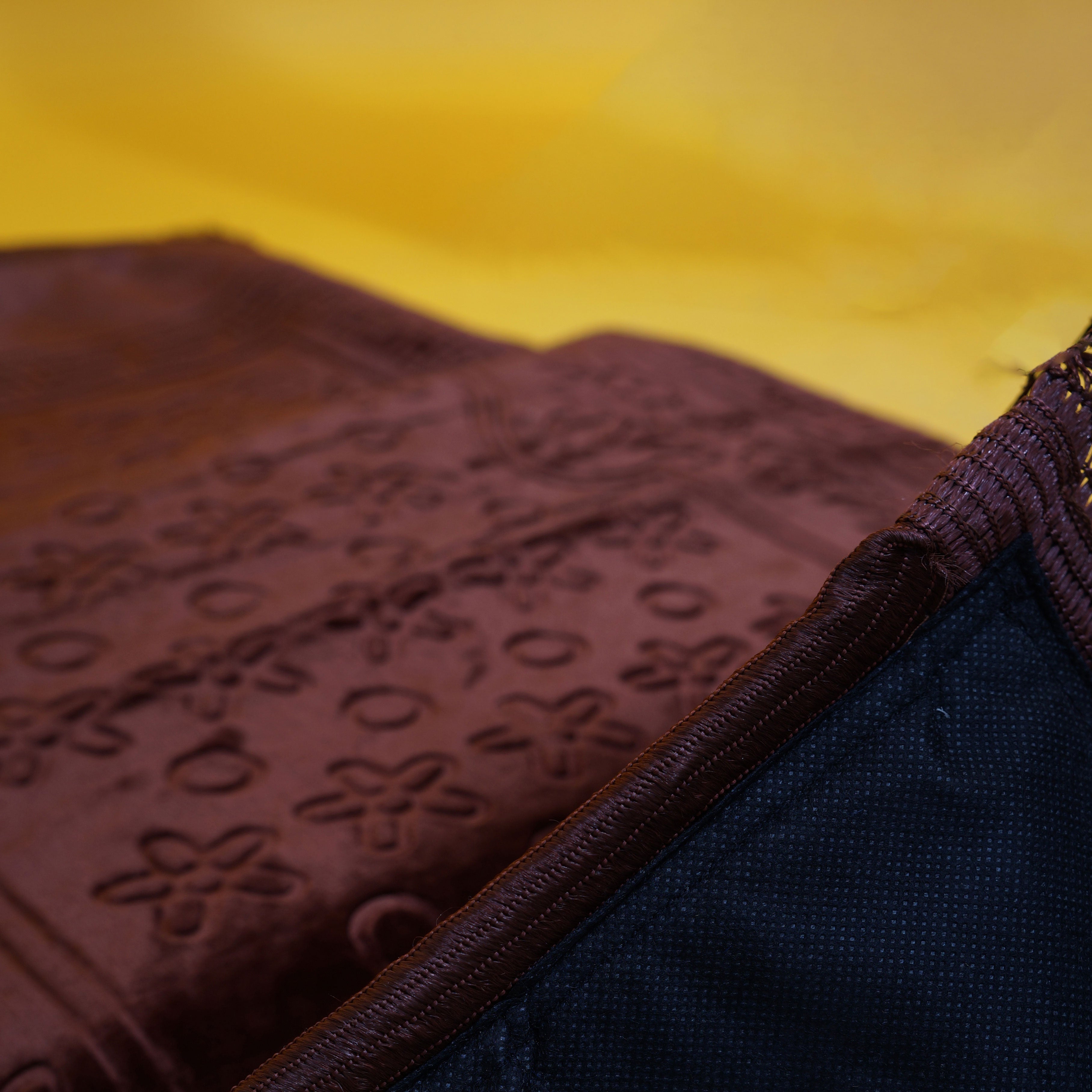 سجادة الصلاة الطبية - راحة تامة ودعم مثالي للركبتين